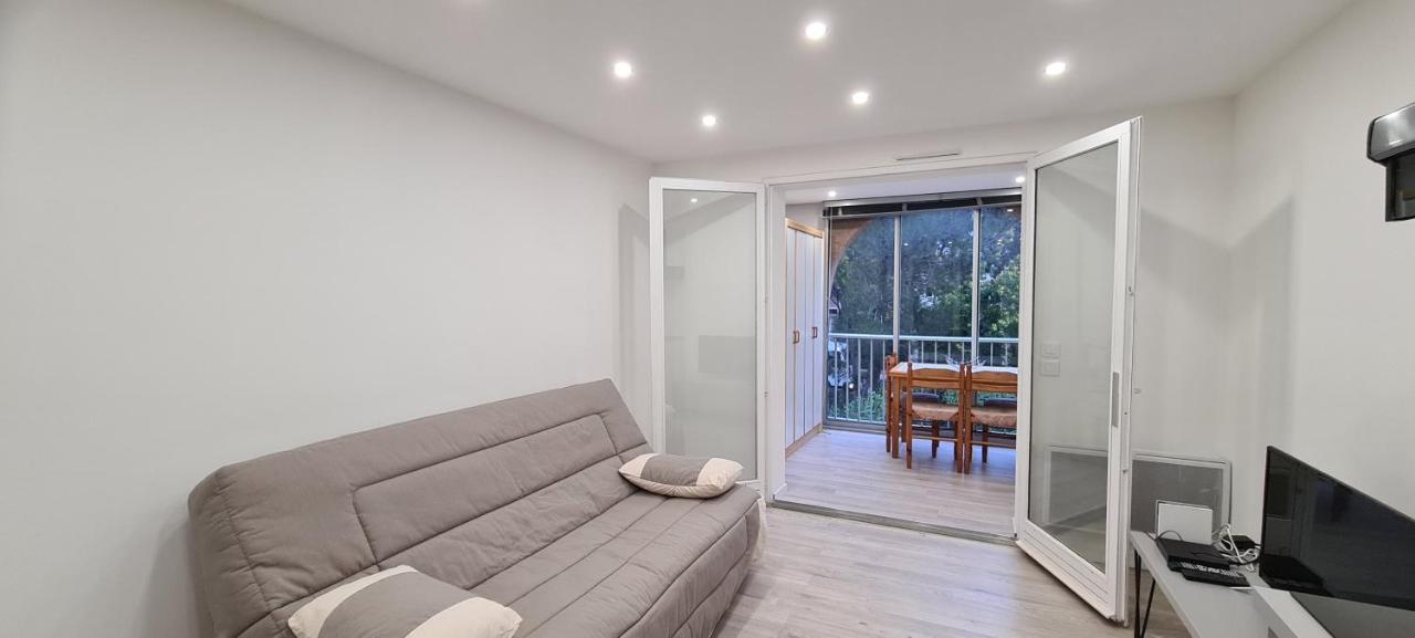 Le Calypso Apartment แซงเตกูลฟ์ ภายนอก รูปภาพ